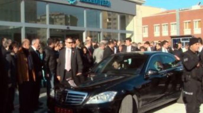 Başbakan Erdoğan Başakşehir Belediyesi'ni ziyaret etti