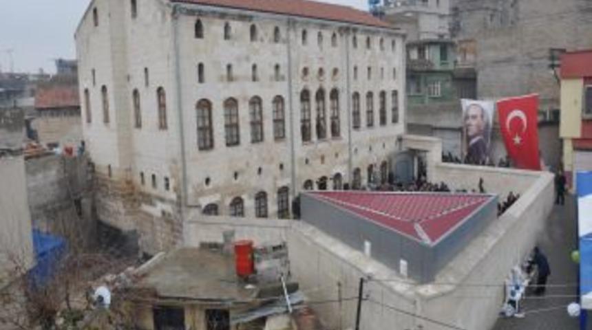 Tarihi Bostancı Mektebi, restorasyon ardından k&uuml;lt&uuml;r evi olarak a&ccedil;ıldı