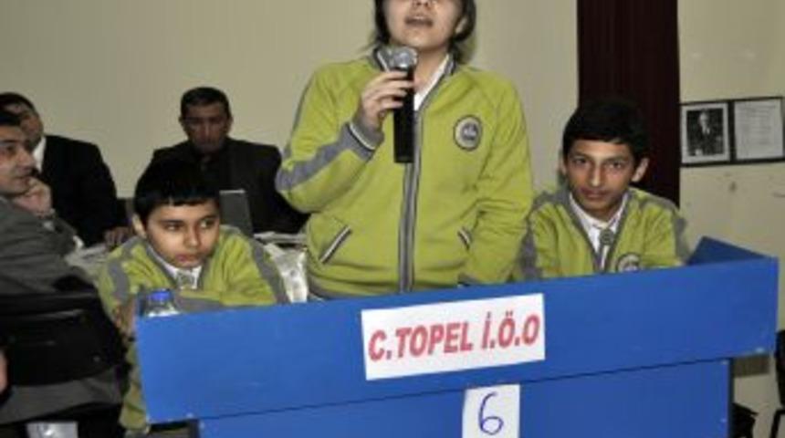 Pazarcık'taki bilgi yarışmasının galibi Cengiz Topel İlk&ouml;ğretim Okulu oldu