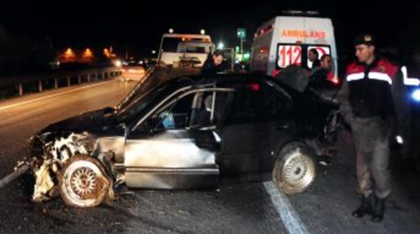Otomobil şarampole devrilip takla attı:1 &ouml;l&uuml;, 1 yaralı