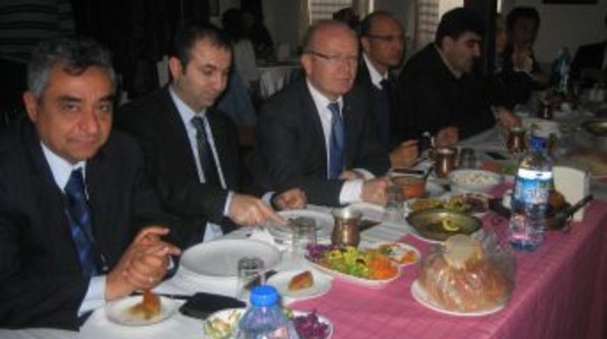 8 İslam &uuml;lkesi temsilcisi Beypazarı'nı gezdi