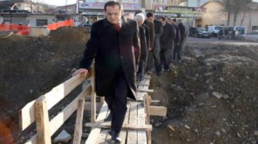 Eski Bakan Demir, Ala&ccedil;am Şehir Ge&ccedil;işi Projesi'ni inceledi