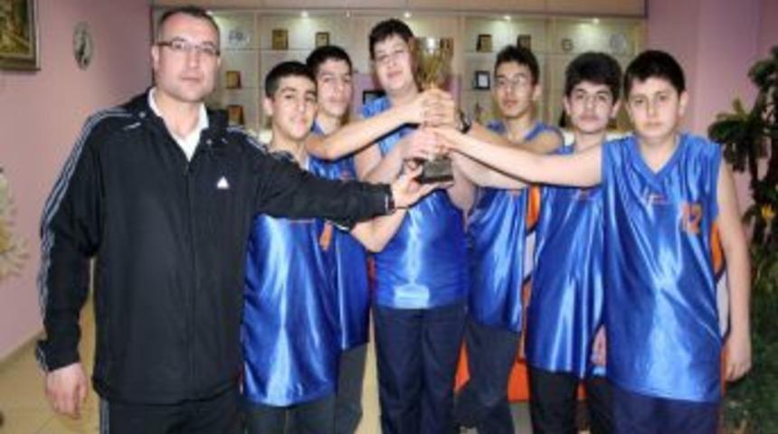 Sultan Alparslan Koleji, basketbolda il birincisi oldu