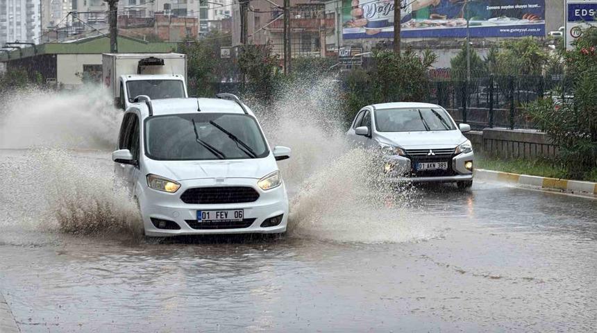 Adana&rsquo;da yollar g&ouml;le d&ouml;nd&uuml;