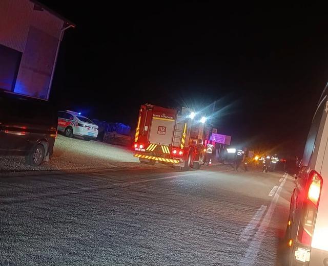 Otobüsten inip yolun karşısına geçmeye çalışan aileye panelvan çarptı: 2 ölü, 2 yaralı 2