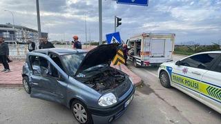 Karaman’da kamyonetle otomobil çarpıştı: 3 yaralı