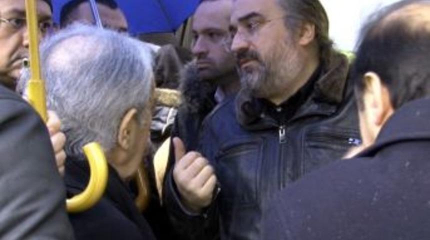 Volkan Konak'ın bateristini sanat&ccedil;ı dostları uğurladı