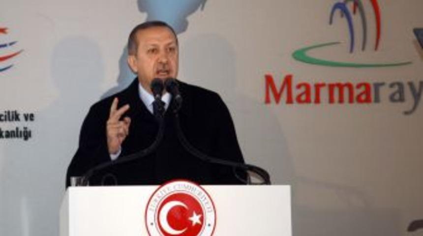 Başbakan'dan Denktaş ve Lefter i&ccedil;in başsağlığı mesajı