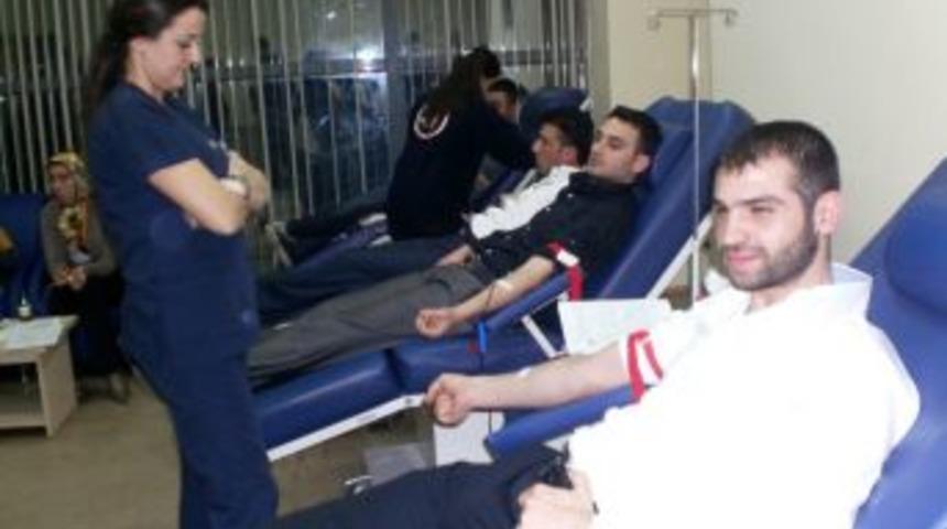 Siirt AK Gen&ccedil;lik&rsquo;ten kan bağışı