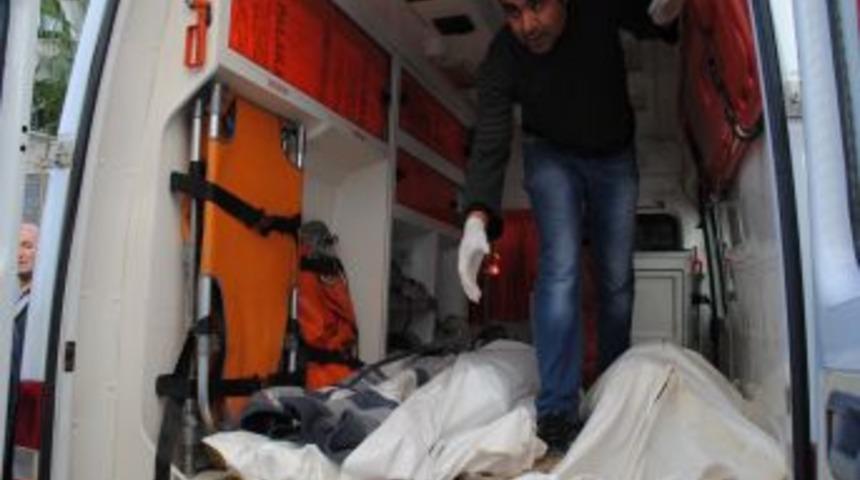 Cinnet getiren baba, eşini ve 2 &ccedil;ocuğunu &ouml;ld&uuml;rd&uuml;kten sonra canına kıydı