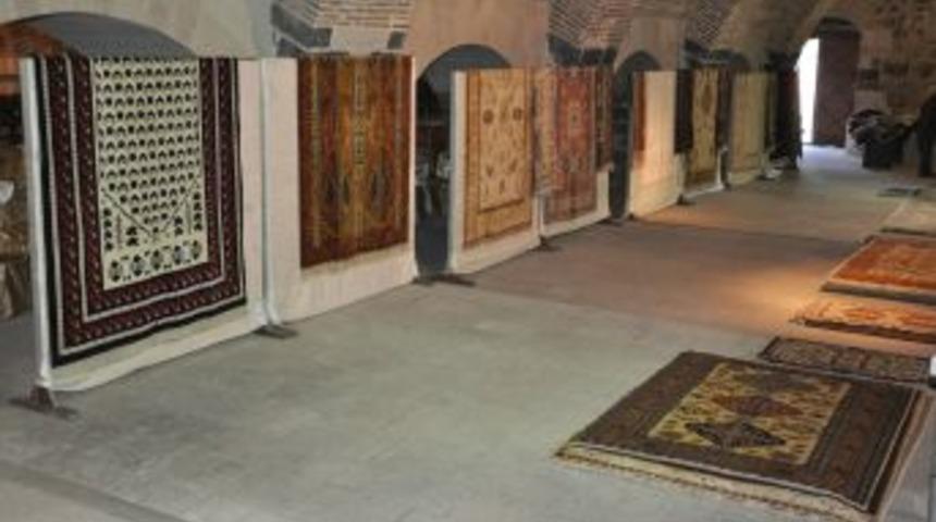 El emeği g&ouml;z nuru Yağcıbedir Halıları g&ouml;r&uuml;c&uuml;ye &ccedil;ıktı