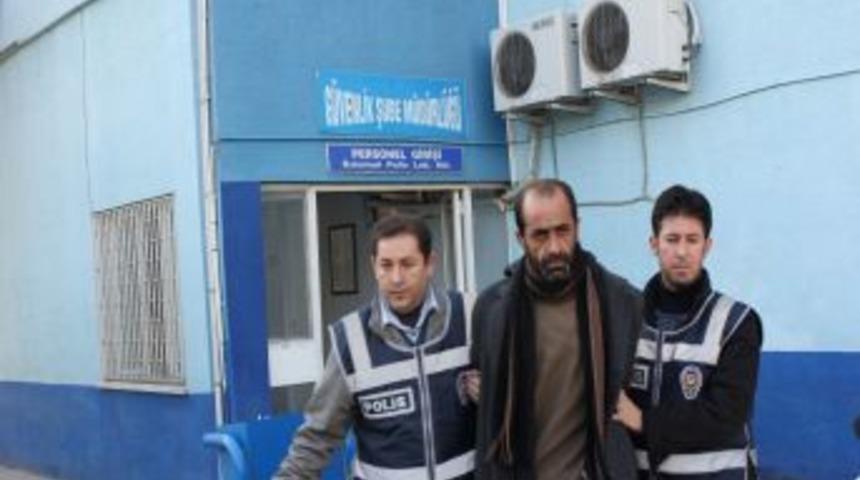 Uyuşturucu bağımlısı para vermeyen arkadaşını iş yerinde &ouml;ld&uuml;rd&uuml;