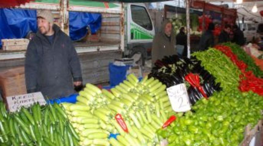 Pazar yerine etiket sessizliği hakim