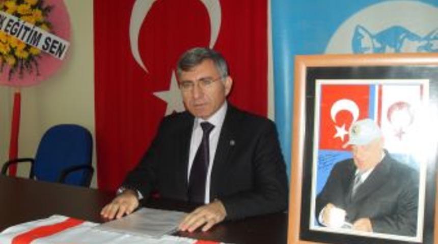 Kıbrıs ve d&uuml;nya T&uuml;rkl&uuml;ğ&uuml;n&uuml;n başı sağ olsun