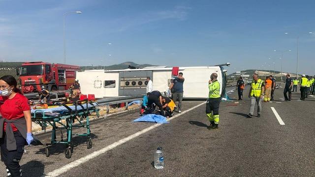 Manisa daki otob&uuml;s kazasında &ouml;l&uuml; sayısı 12&rsquo;ye &ccedil;ıktı 3