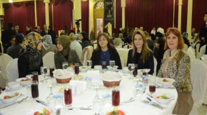 Vanlı kadınlara &ccedil;amaşırhane kurmak i&ccedil;in kermes d&uuml;zenlediler