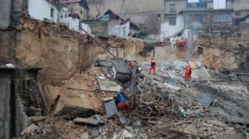 Heyelanı &ouml;nceden g&ouml;ren iplikci Kemal, b&uuml;y&uuml;k bir faciayı &ouml;nledi