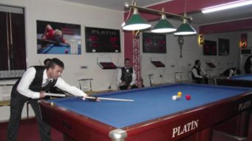 Tokat&rsquo;ın en k&uuml;&ccedil;&uuml;k bilardo şampiyonu Arda G&uuml;ng&ouml;r oldu