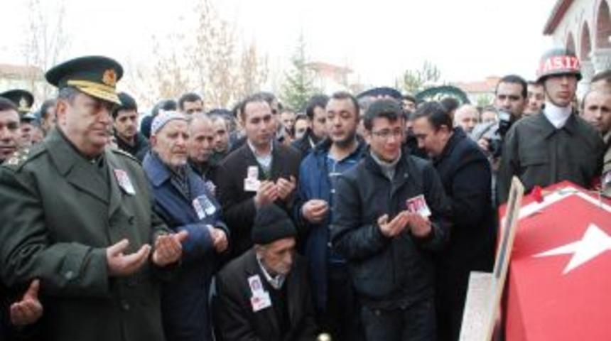 Kırıkkale'deki patlamada &ouml;len 3 iş&ccedil;inin cenazesi t&ouml;renle defnedildi