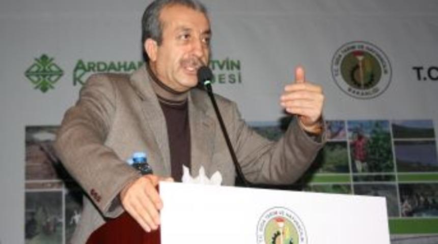 Bakan Eker: Kars’a Organize Hayvancılık Bölgesi kuruyoruz