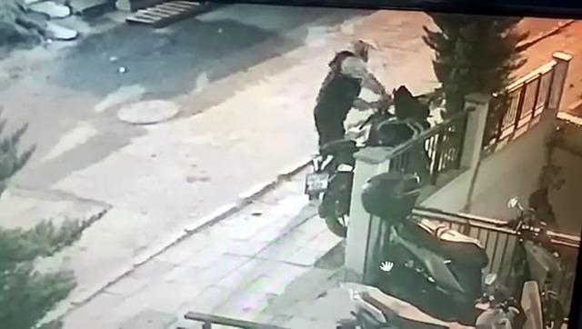 Avcılar da motosiklet hırsızlığı kamerada 3