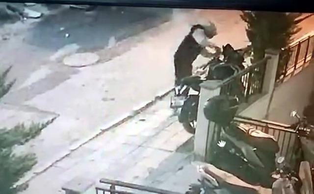 Avcılar da motosiklet hırsızlığı kamerada 2