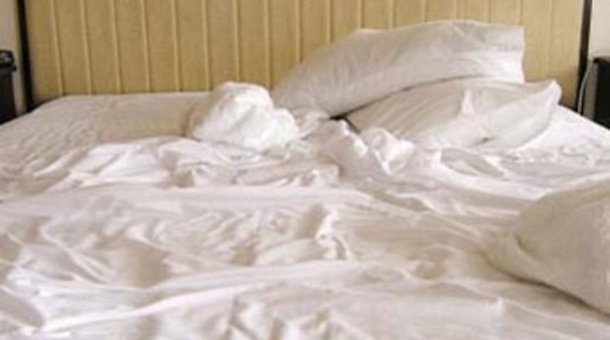 Kocam ev anahtarlarını arkadaşlarına veriyor!