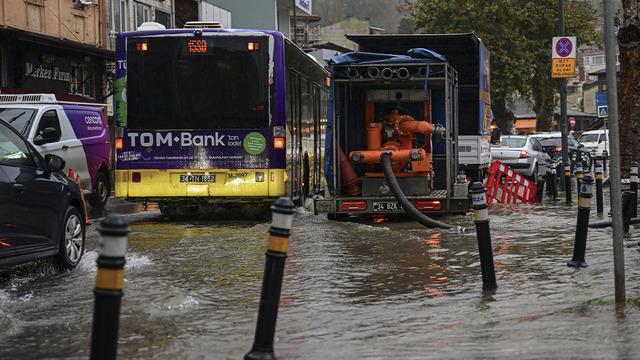 İstanbul'da kuvvetli sağanak ne zaman bitecek? AKOM'dan yeni hava tahmini