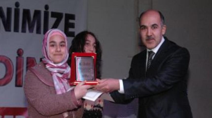 Kırşehir&rsquo;de başarı &ouml;ğrenciler &ouml;d&uuml;llendirildi
