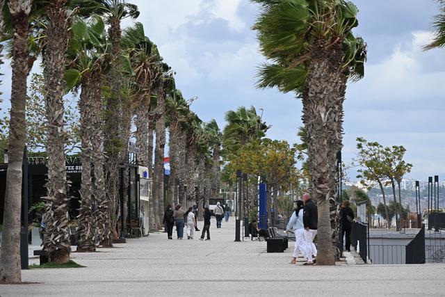 Antalya da kuvvetli r&uuml;zgar ve sağanak etkili oldu 2