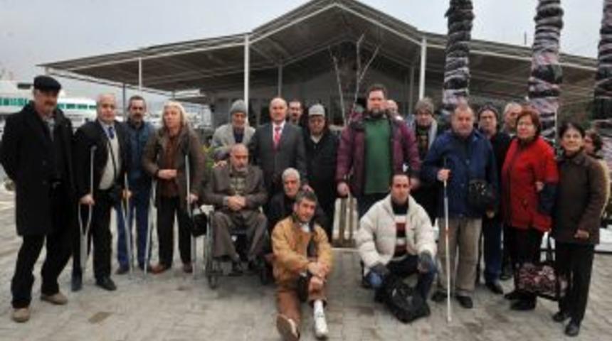 Engellilerden kafeterya protestosu