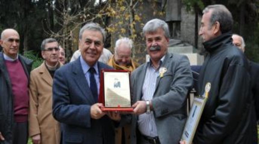 Nazım Hikmet &Ouml;d&uuml;l&uuml; Başkan Kocaoğlu&rsquo;na verildi