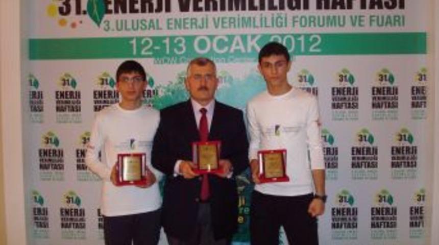 T&uuml;bitak'tan Fatih Koleji'ne &ouml;d&uuml;l