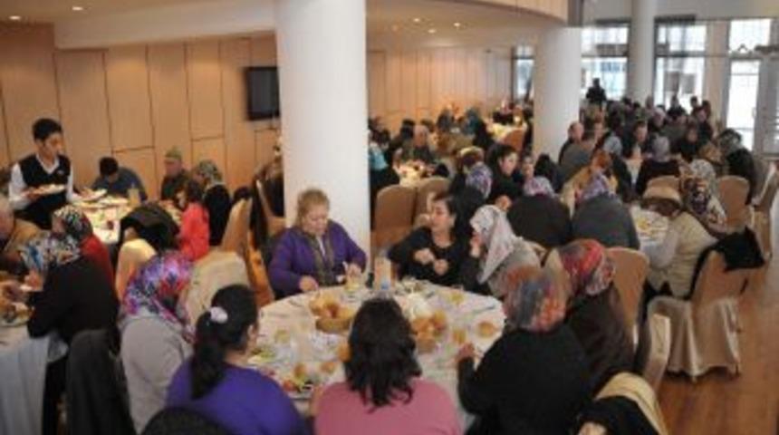 Başkan Tiryaki, G&uuml;neşevlerlileri kahvaltıda ağırladı