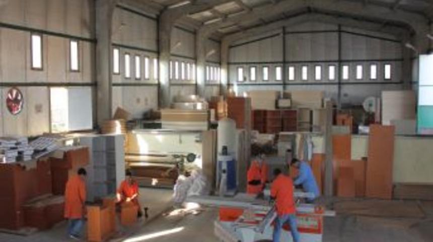 Mahkumlar marka &uuml;retti