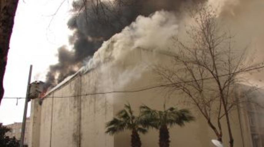 Denizli Belediye Sanat Merkezi binası yandı