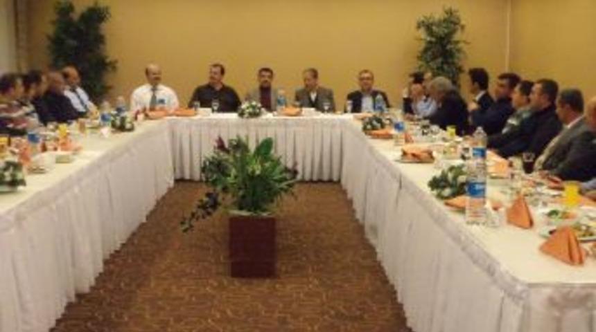 Mermercilere, 'g&uuml;&ccedil;lerinizi birleştirin' &ccedil;ağrısı