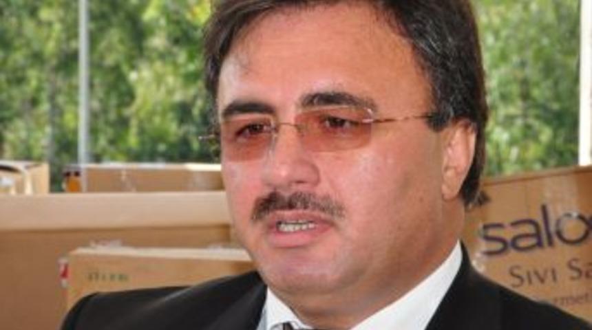 Yatalak diye evde bakım hizmeti alıyor, kahvede oyun oynuyor