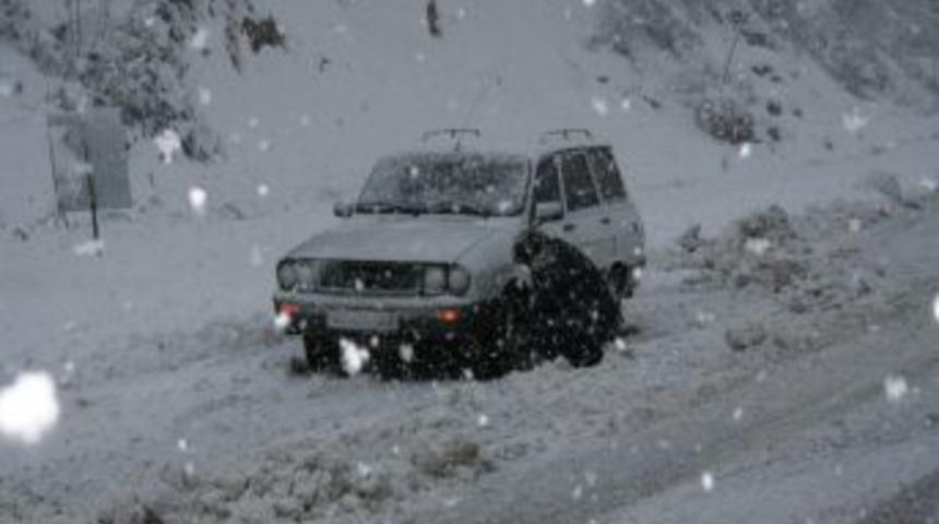 Zonguldak'ta 41 k&ouml;y yolu ulaşıma kapandı