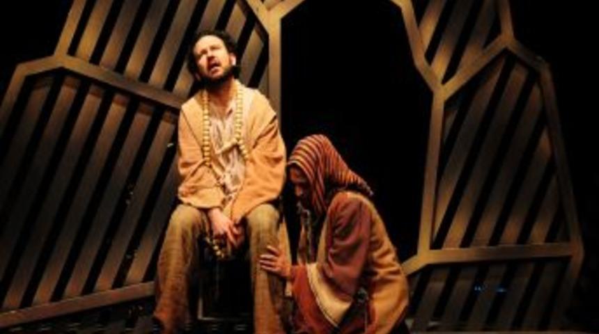 Devlet Tiyatroları kar kış dinlemeden turnelerini s&uuml;rd&uuml;r&uuml;yor