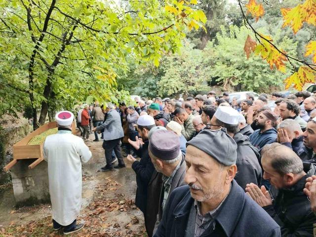 Aydın da acı olay! Kalp krizi ge&ccedil;iren 11 yaşındaki Hamza, son yolculuğuna uğurlandı 3
