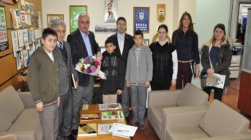 Bursa Kent Konseyi Başkanı Mehmet Pala, kimsesiz çocukları ağırladı