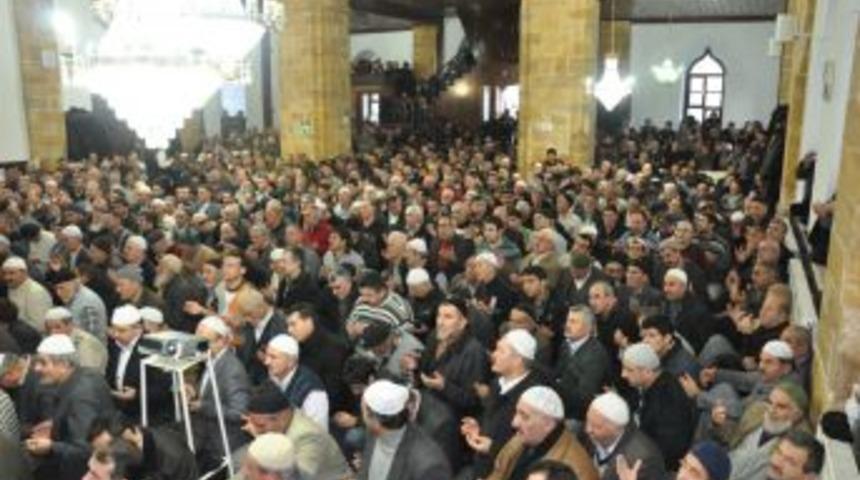 Zile'de Ulu Cami doldu taştı