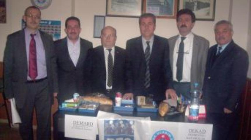 İzmirli STK'lar yemeklerini Vanlılarla paylaşıyor