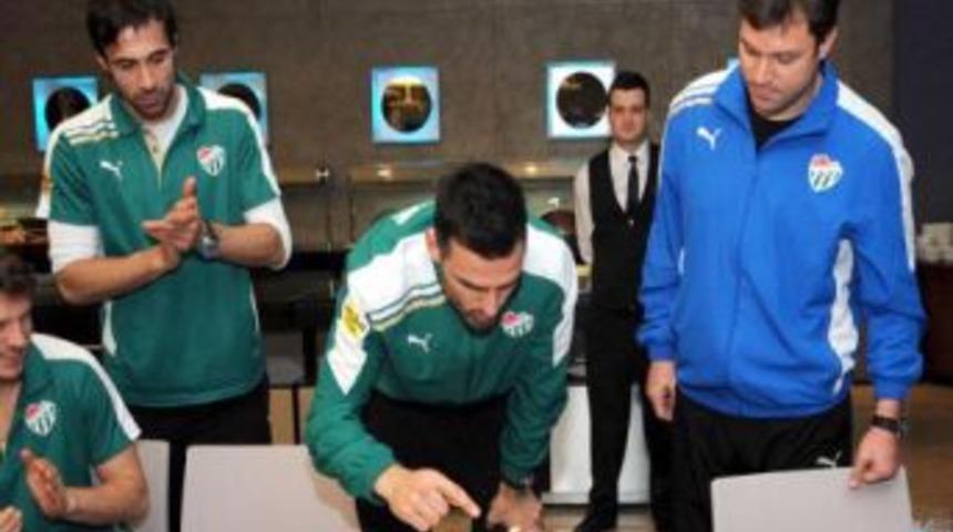 Bursaspor'un golc&uuml;s&uuml; 28. yaşını kutladı