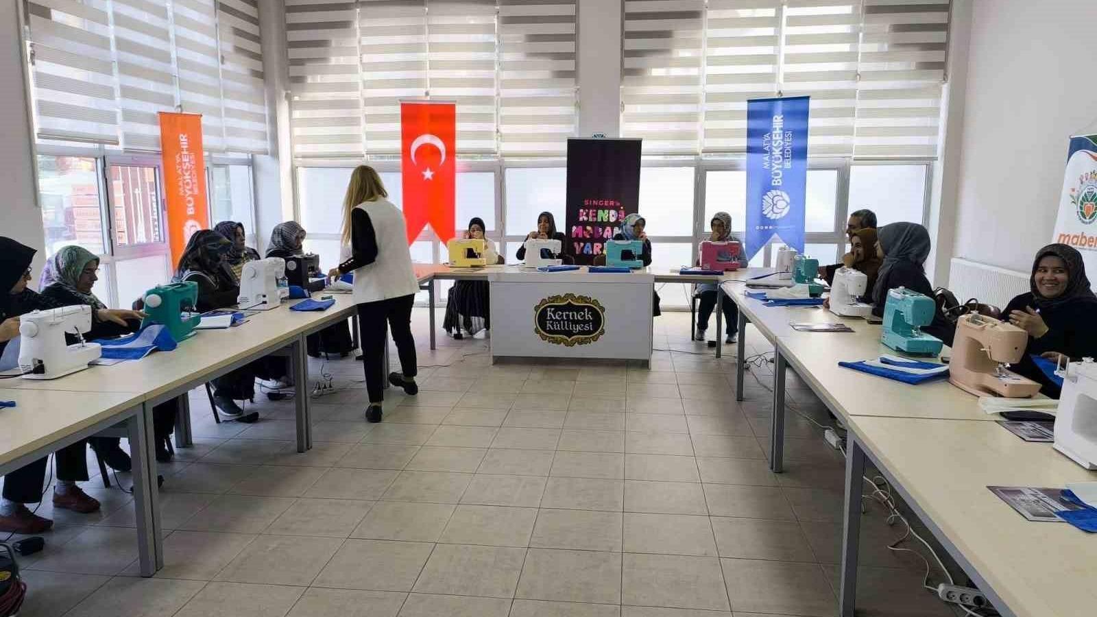 Malatya Büyükşehir Belediyesinden kadınlara yönelik dikiş atölyesi