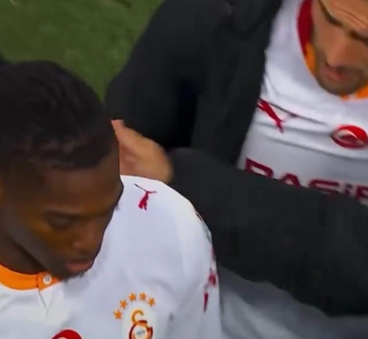 Okan Buruk Leao yu 16 dakikada oyundan almıştı! Sebebi belli oldu 4