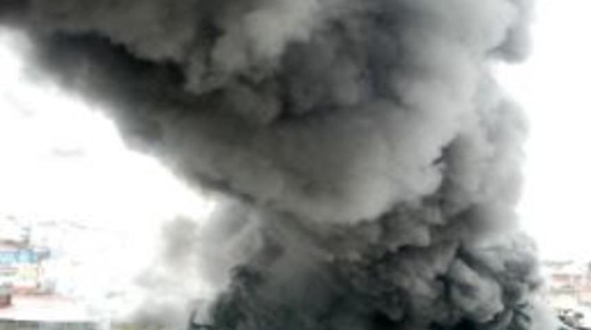 Denizli Belediyesi Sanat Merkezi yangını kontrol altına alındı