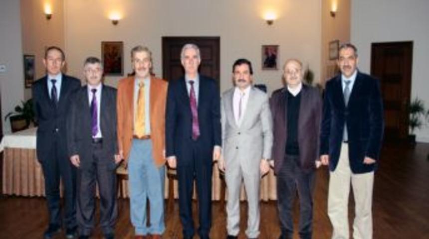 Öğretim üyeleri, Rektör Karaaslan'ı ziyaret etti