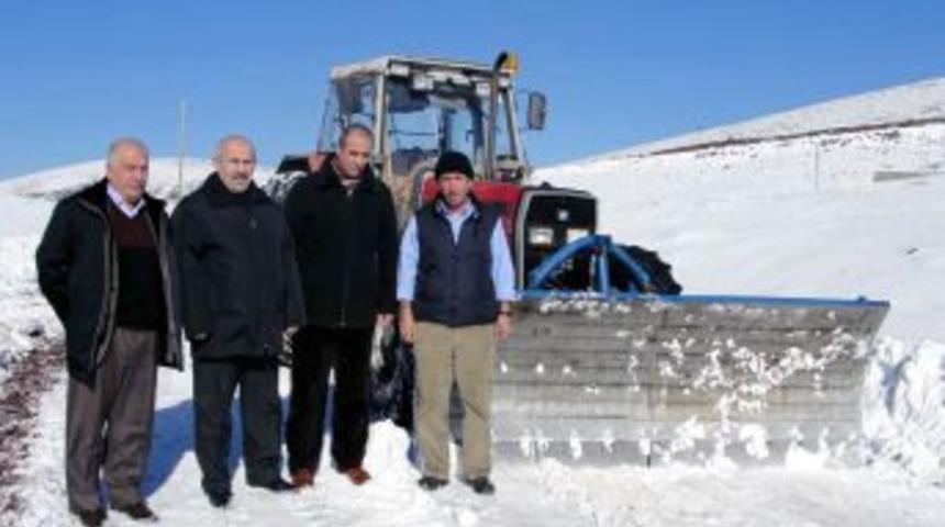 Malatya'da karla m&uuml;cadele &ccedil;alışmaları aralıksız s&uuml;r&uuml;yor